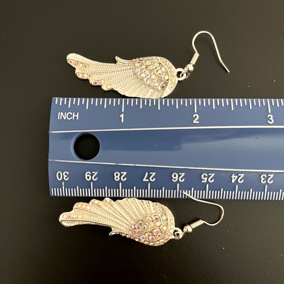 Beautiful Angel wing earrings. White and silver. 2 1/4” drop. New. - Picture 12 of 13